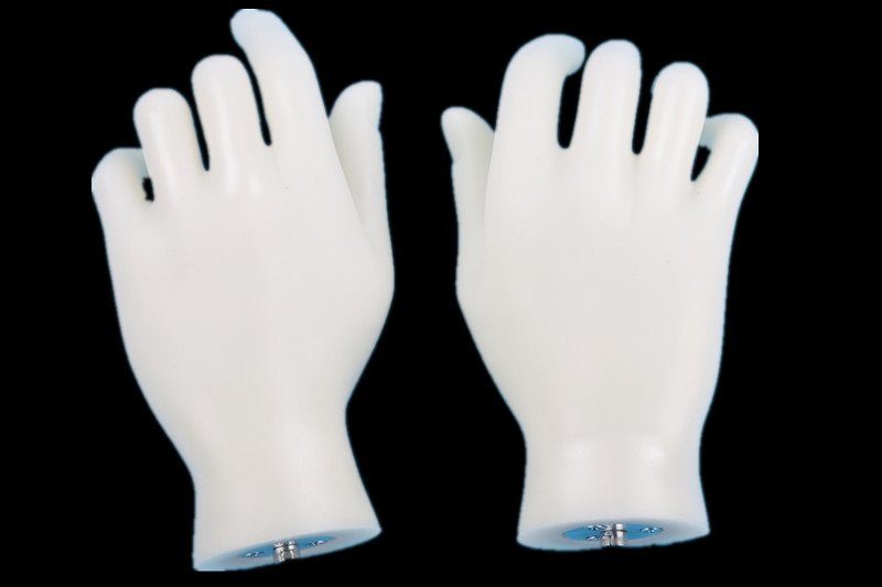 male mannequin hand 008