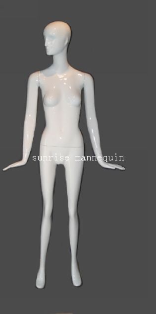 female mannequin 107